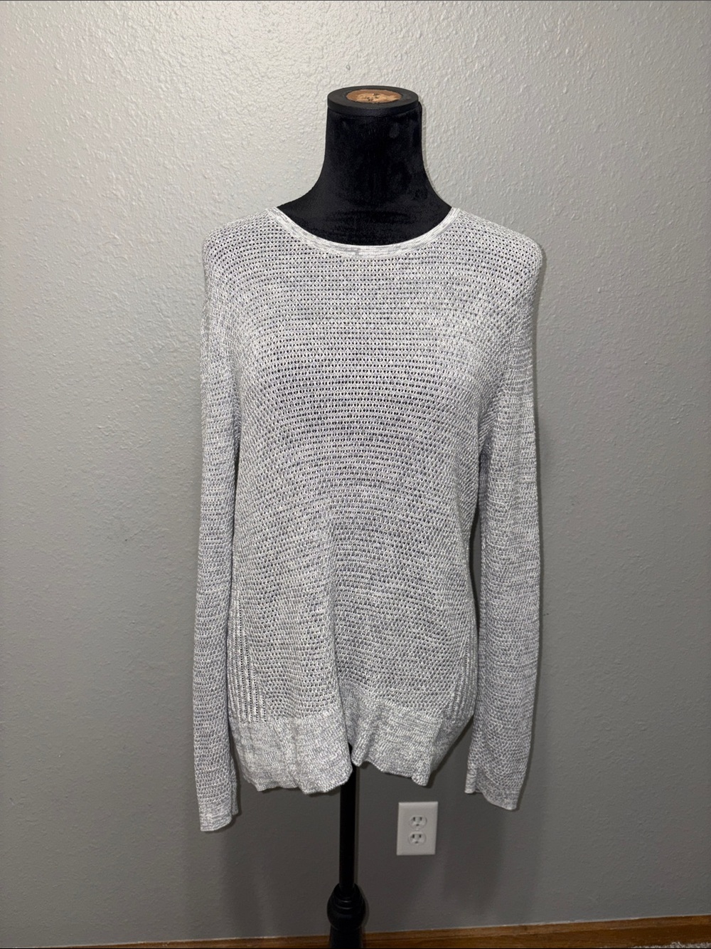 LOFT Gray Textured Knit Pullover